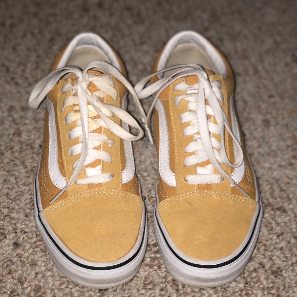 Sunshine yellow old skool vans